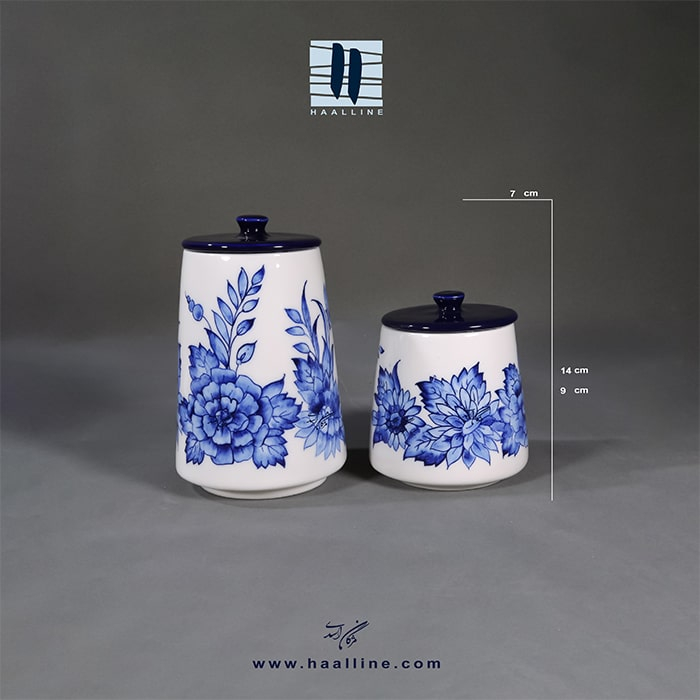 ست بانکه سرامیکی هنری با طرح گل فرنگ آبی سفید زیرلعابی طراحی و نقاشی شده با دست کد: BANQUE-BW-14097