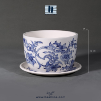 گلدان و زیر گلدانی سرامیکی مدل شمعدانی 1417 با نقش اسلیمی آبی و سفید زیرلعابی و طراحی و نقاشی شده با دست کد: VASE AND COASTER-BW-1417