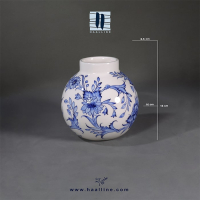 گلدان سرامیکی هنری مدل لین 16  با طرح گل فرنگ و نقوش ختایی آبی سفید زیر لعابی طراحی و نقاشی با دست کد: LEEN-BW-1616